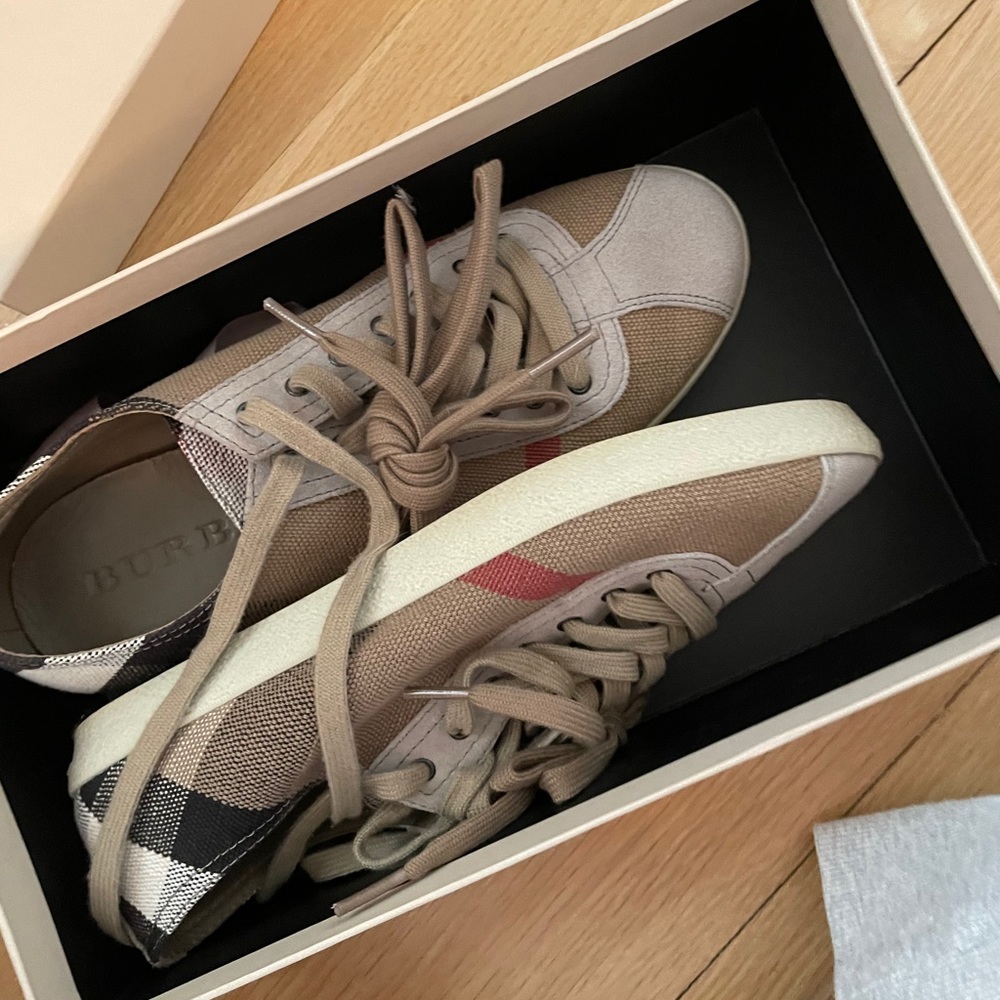 Burberry women’s shoes
